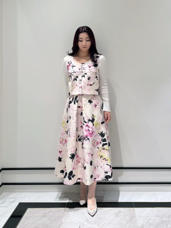 GRACE CONTINENTAL MOMOKO コーディネート画像