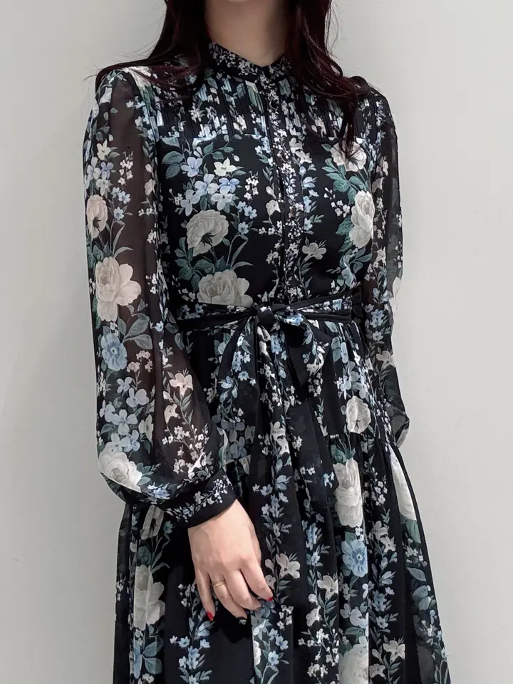 GRACE CONTINENTAL MOMOKO コーディネート画像