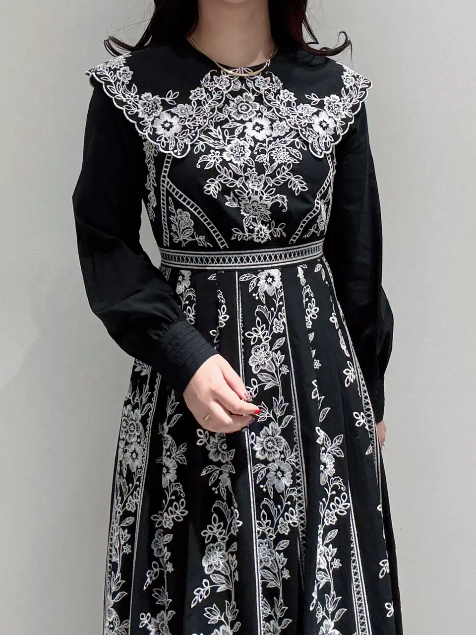 GRACE CONTINENTAL MOMOKO コーディネート画像