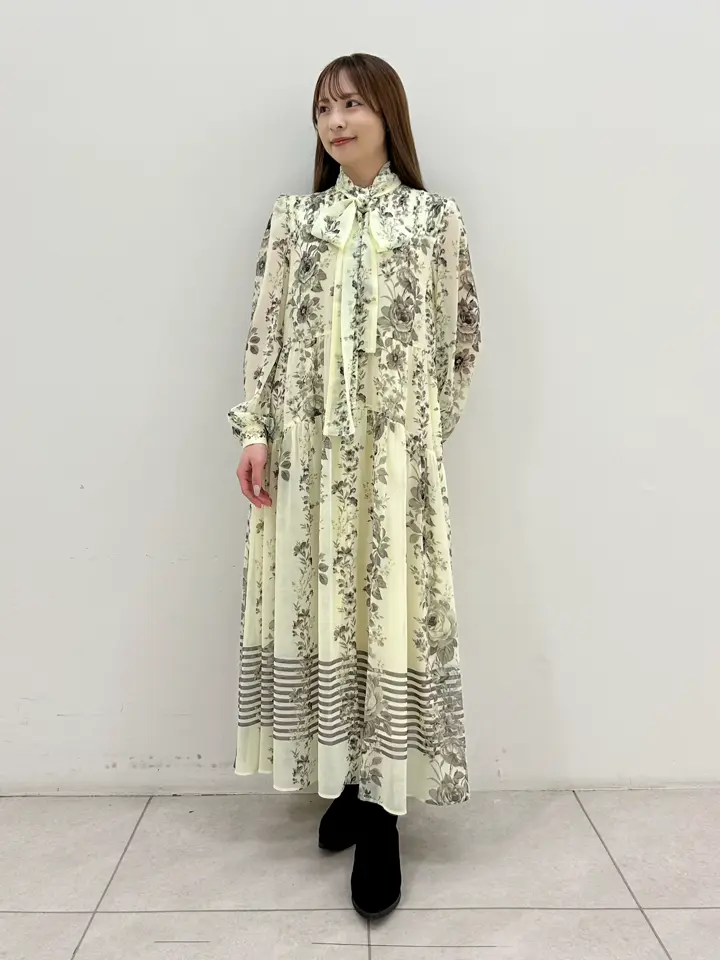 GRACE CONTINENTAL Miu Akamatsu コーディネート画像