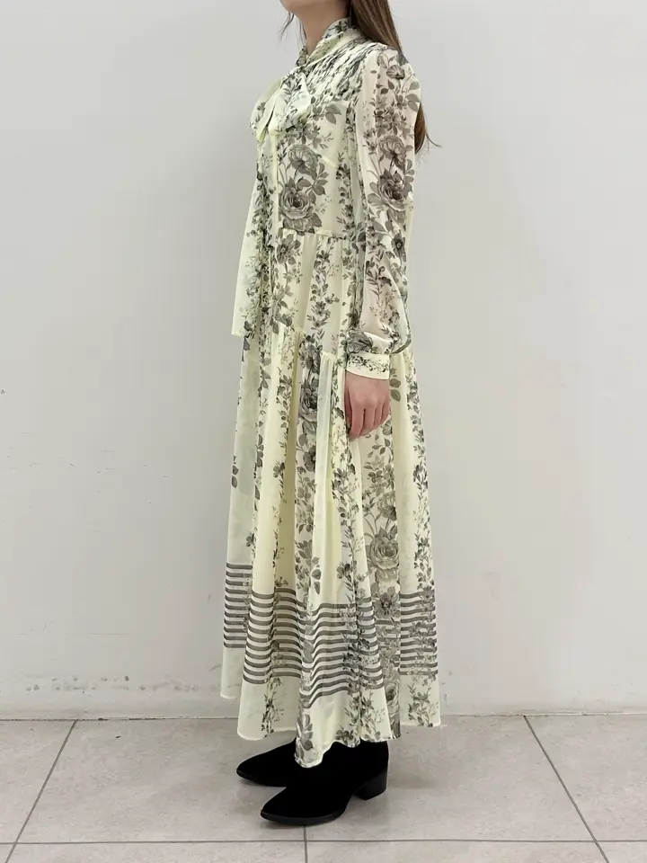 GRACE CONTINENTAL Miu Akamatsu コーディネート画像