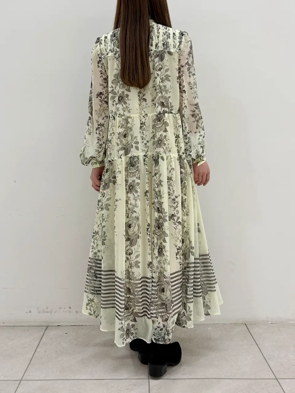 GRACE CONTINENTAL Miu Akamatsu コーディネート画像