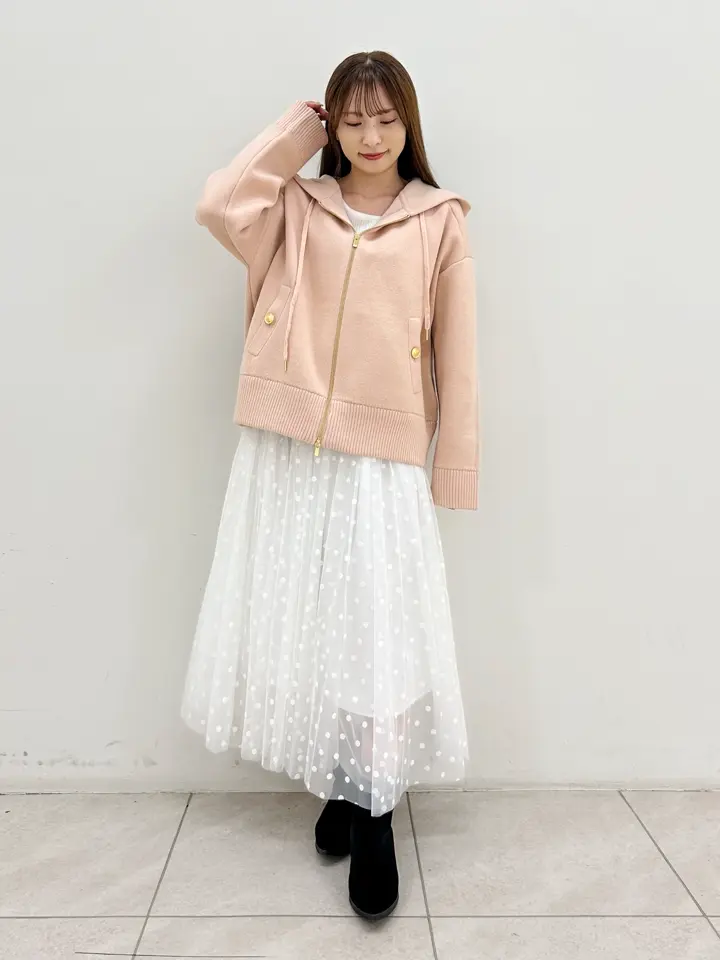 GRACE CONTINENTAL Miu Akamatsu コーディネート画像