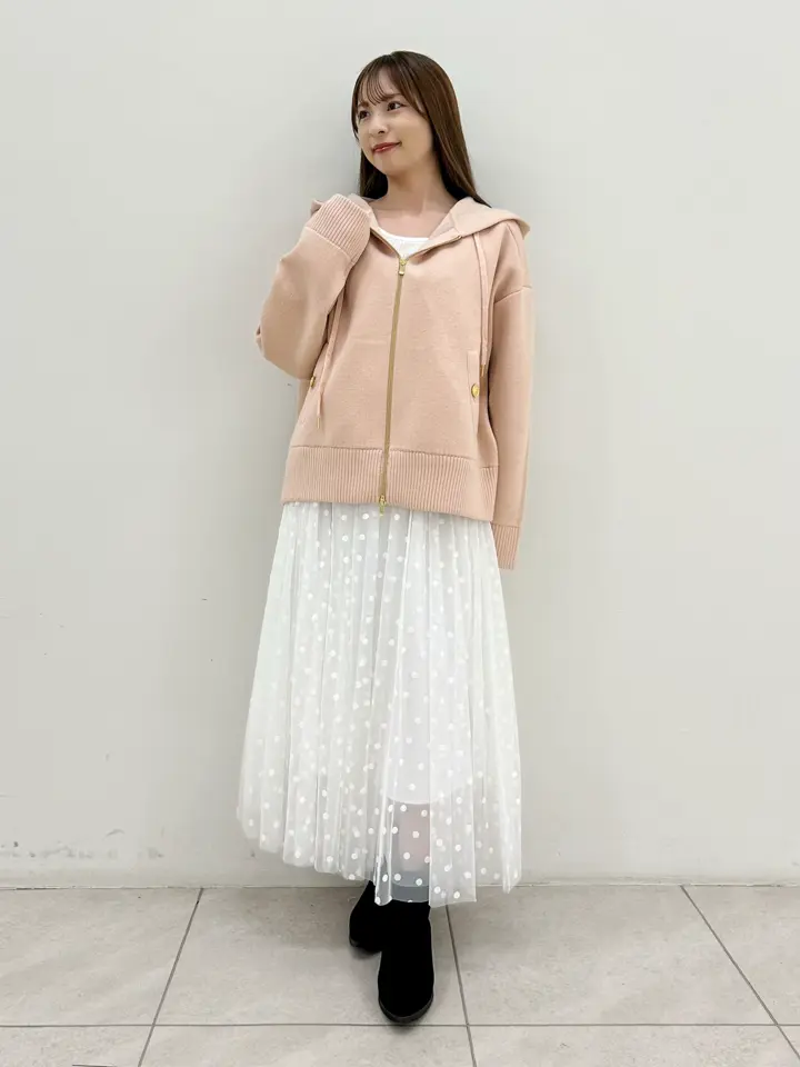 GRACE CONTINENTAL Miu Akamatsu コーディネート画像