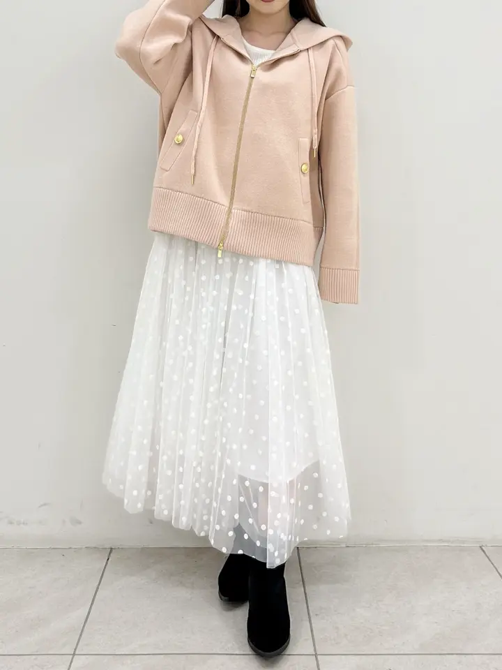 GRACE CONTINENTAL Miu Akamatsu コーディネート画像