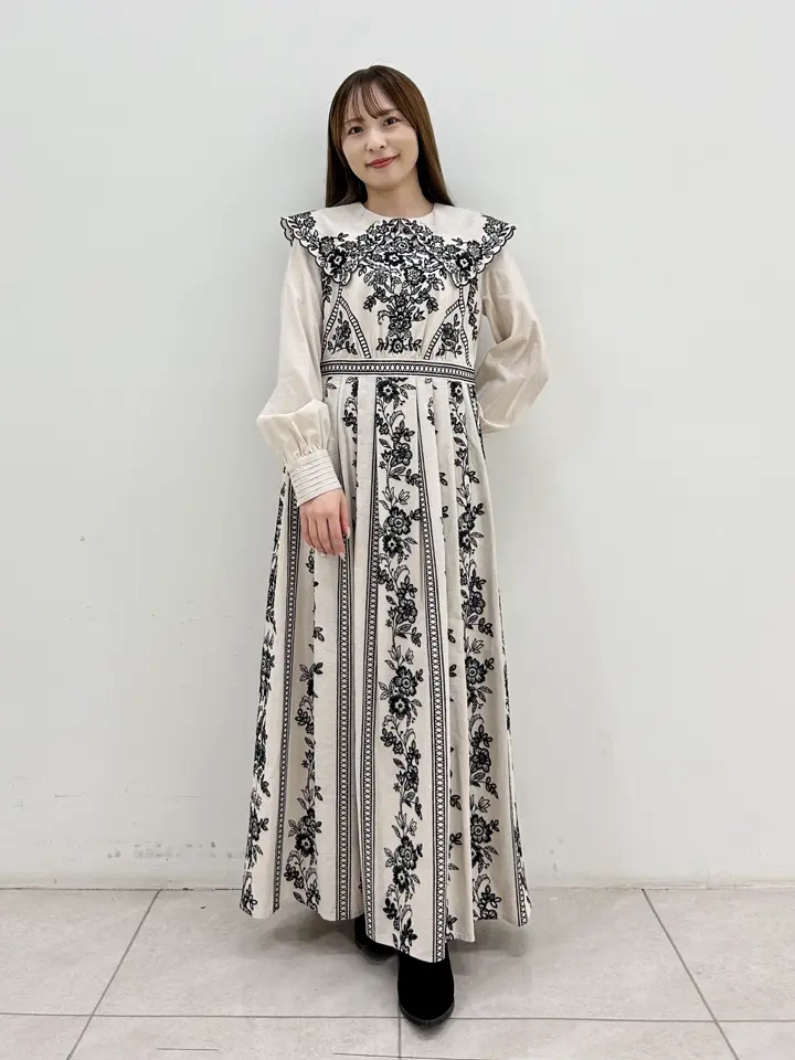 GRACE CONTINENTAL Miu Akamatsu コーディネート画像