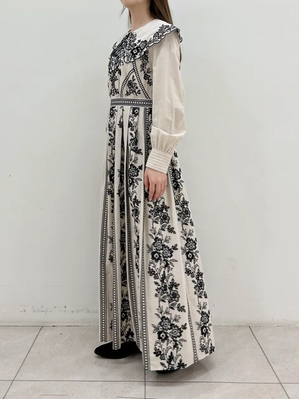 GRACE CONTINENTAL Miu Akamatsu コーディネート画像