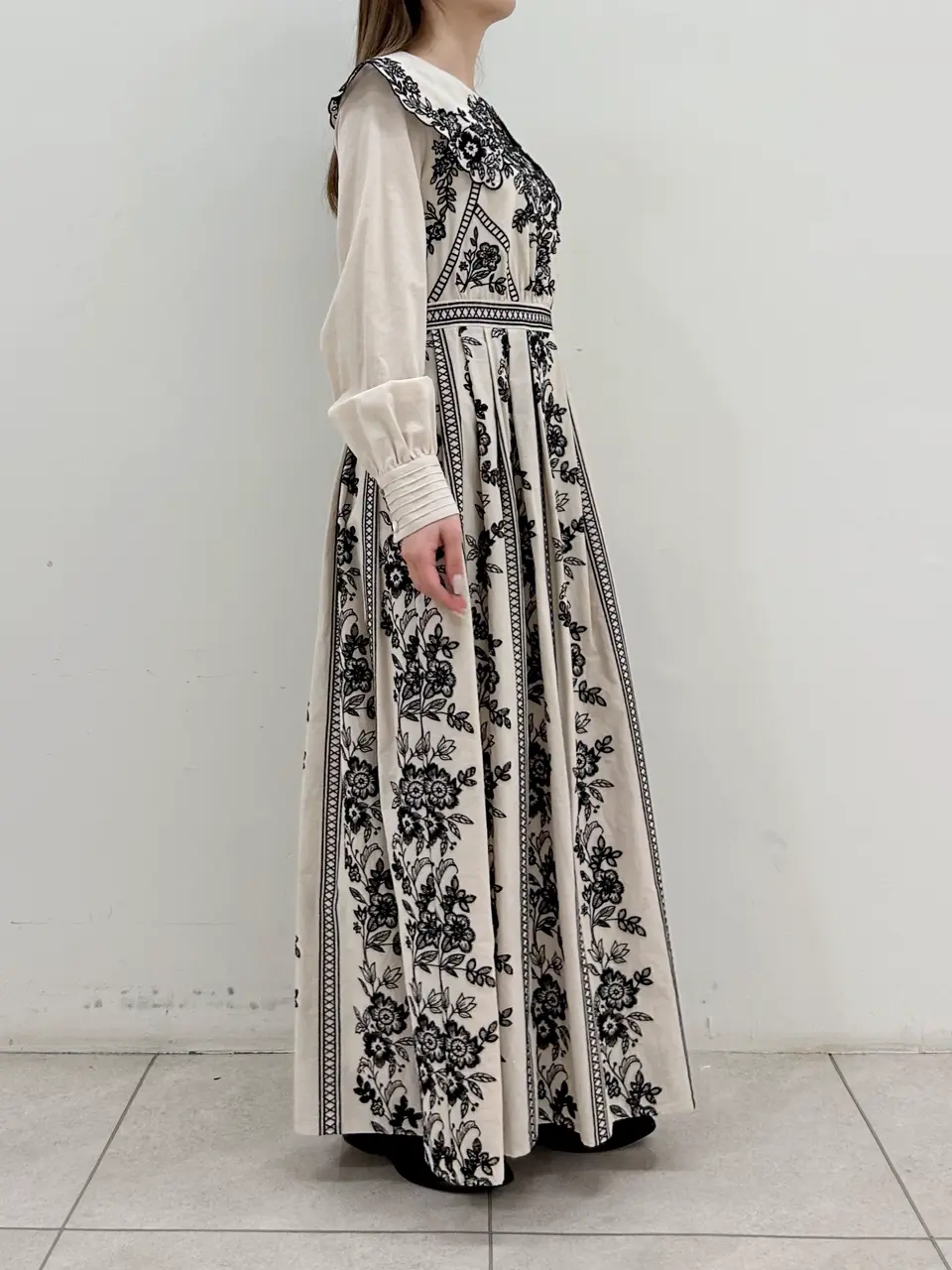 GRACE CONTINENTAL Miu Akamatsu コーディネート画像