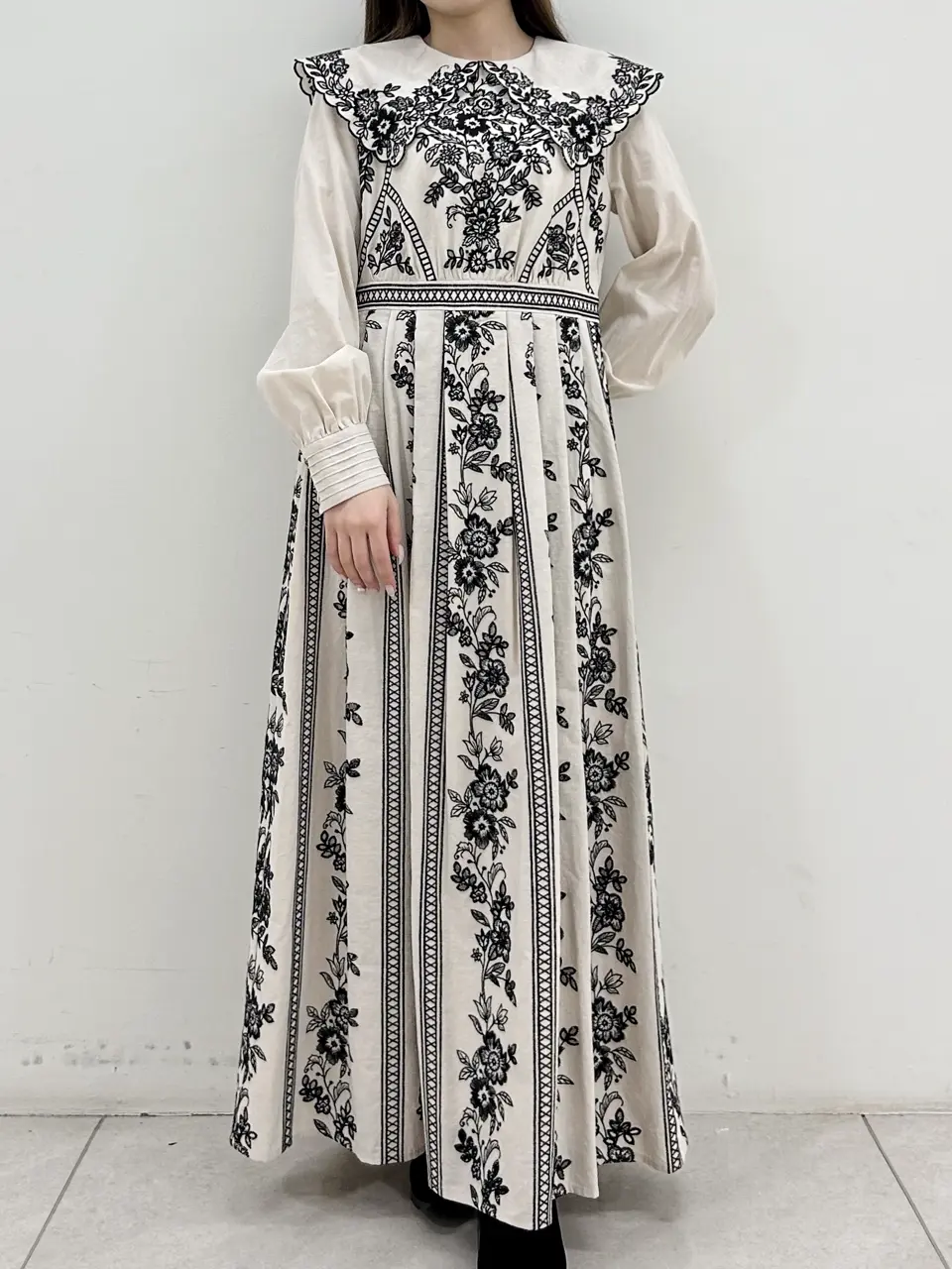 GRACE CONTINENTAL Miu Akamatsu コーディネート画像