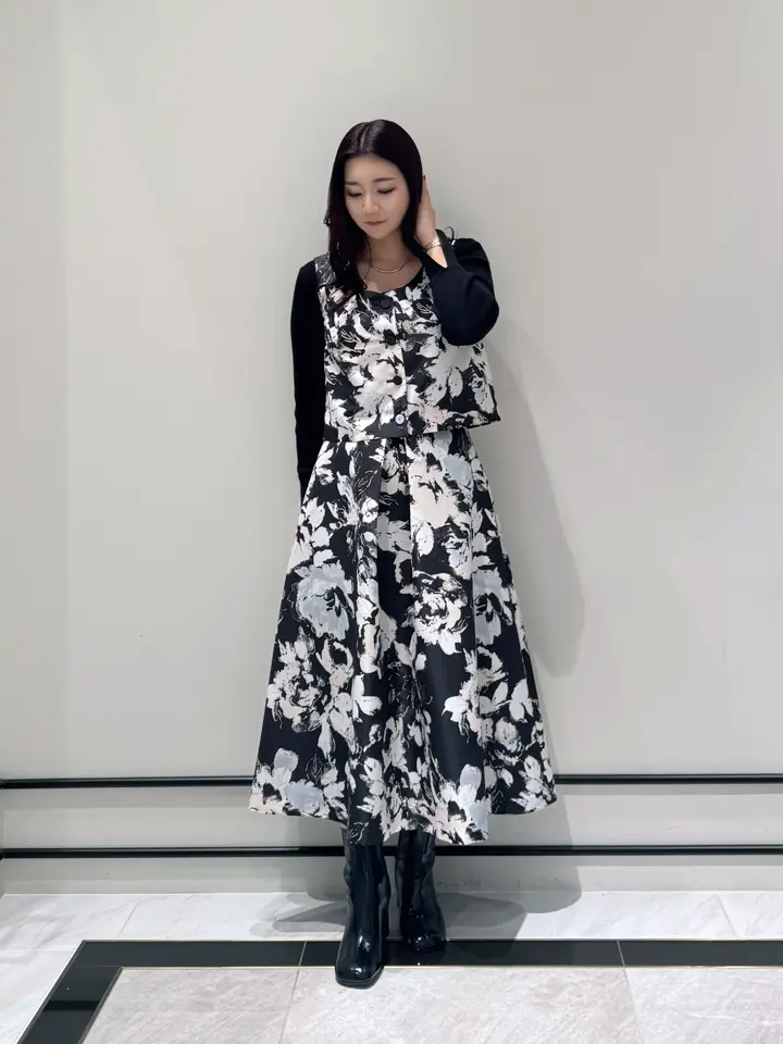 GRACE CONTINENTAL MOMOKO コーディネート画像