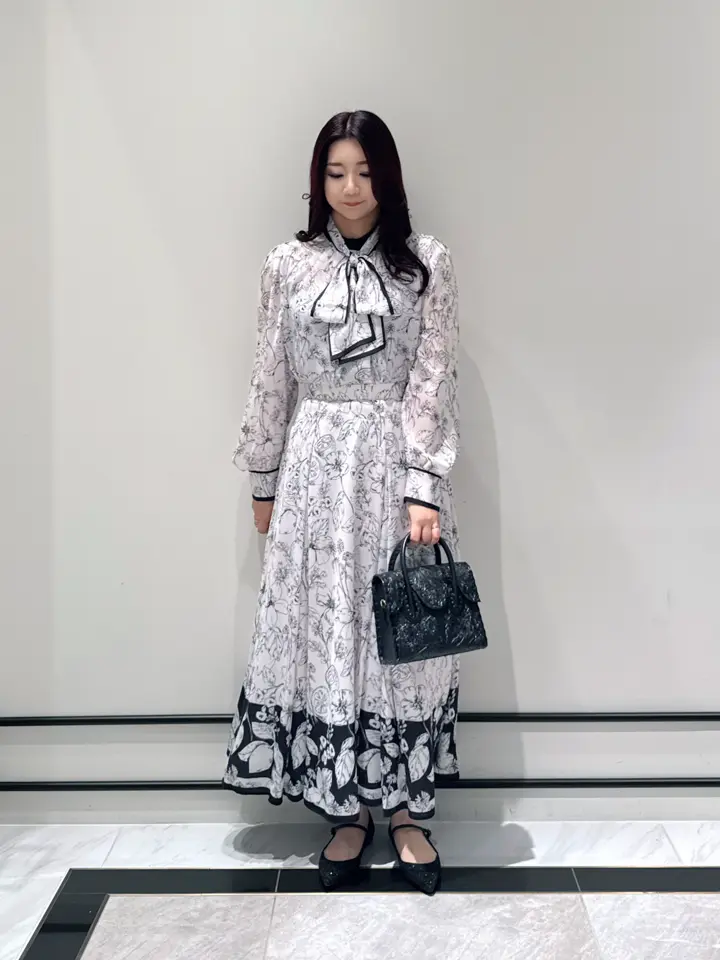 GRACE CONTINENTAL MOMOKO コーディネート画像