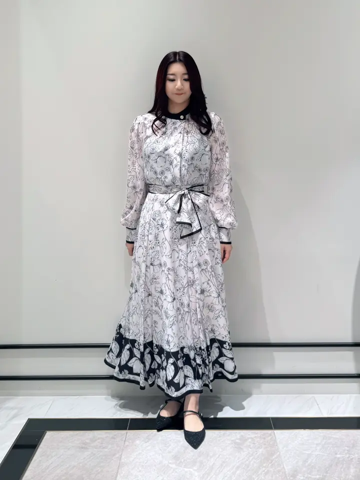 GRACE CONTINENTAL MOMOKO コーディネート画像