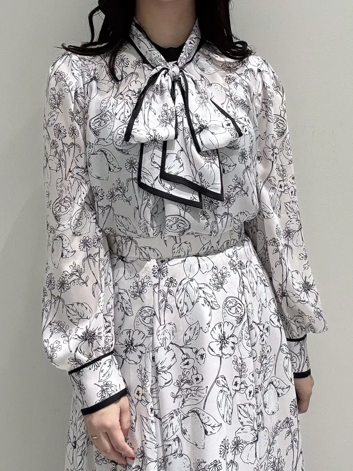 GRACE CONTINENTAL MOMOKO コーディネート画像