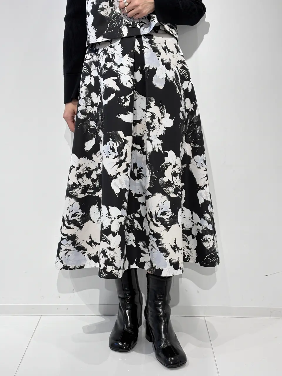 GRACE CONTINENTAL Yuuki NOZAWA コーディネート画像