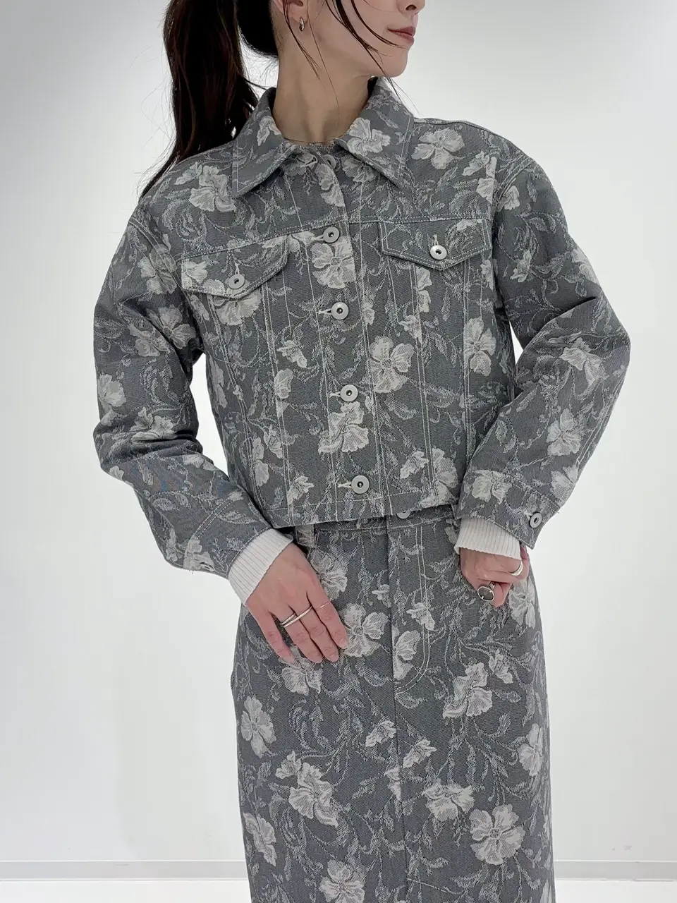 GRACE CONTINENTAL Hikaru Okada コーディネート画像