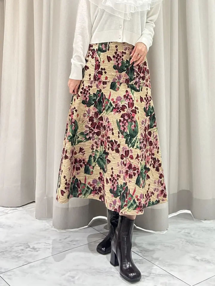 GRACE CONTINENTAL 志田　悠 コーディネート画像