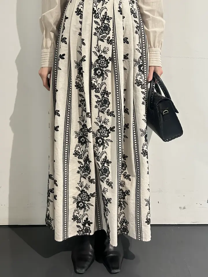 GRACE CONTINENTAL 狩野　珠季 コーディネート画像