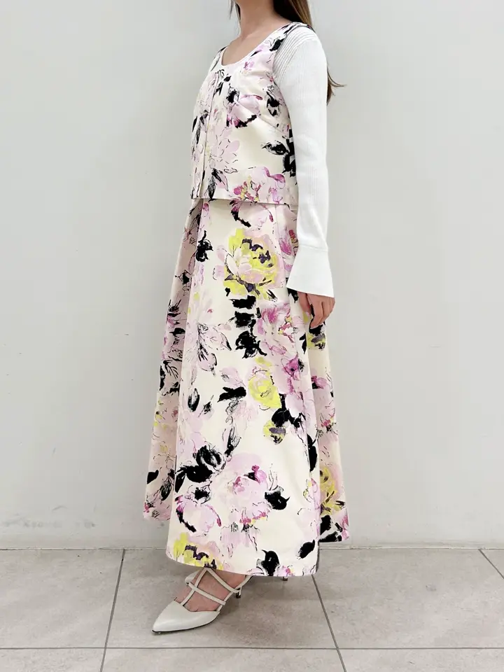 GRACE CONTINENTAL Miu Akamatsu コーディネート画像