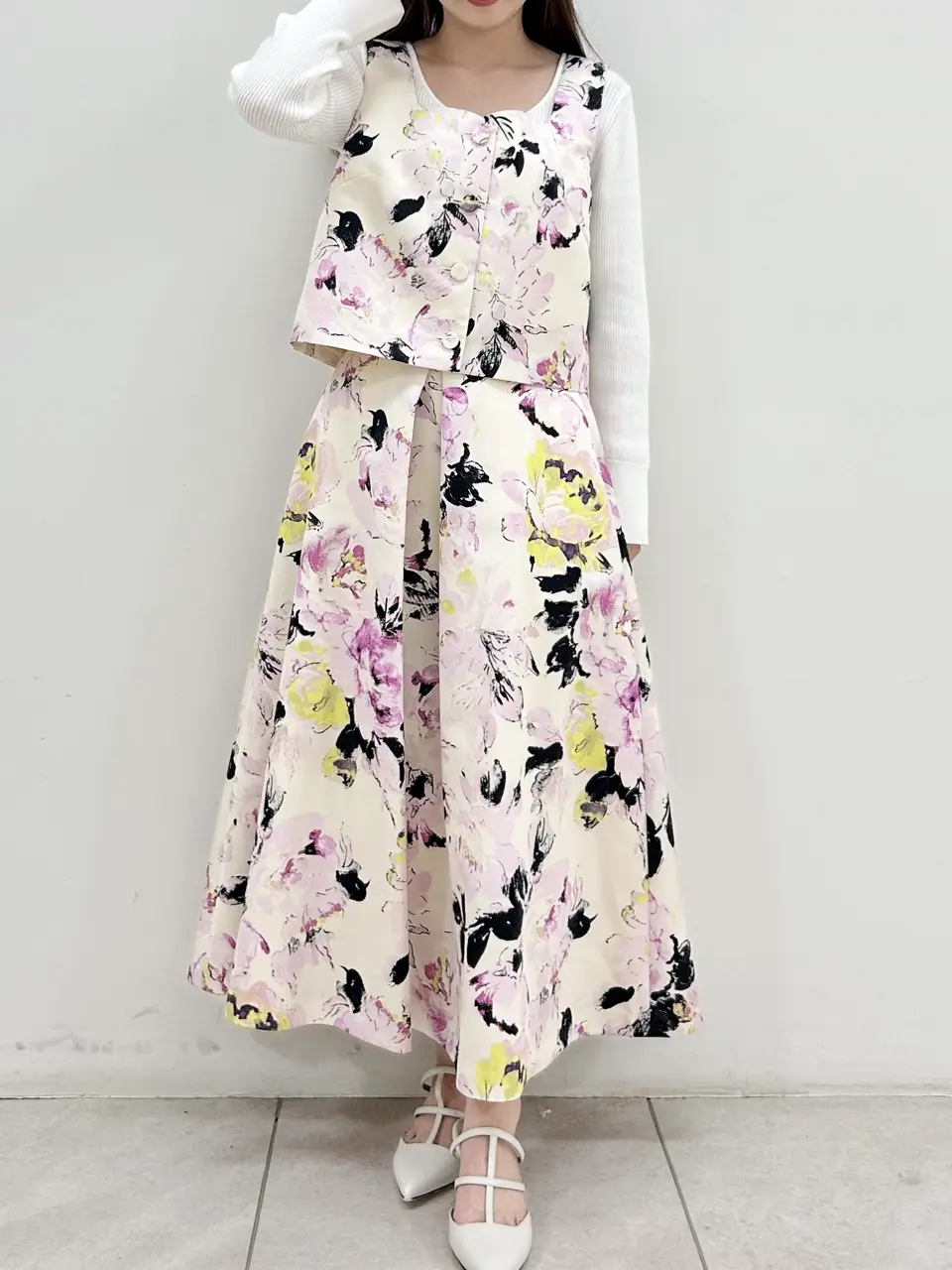 GRACE CONTINENTAL Miu Akamatsu コーディネート画像