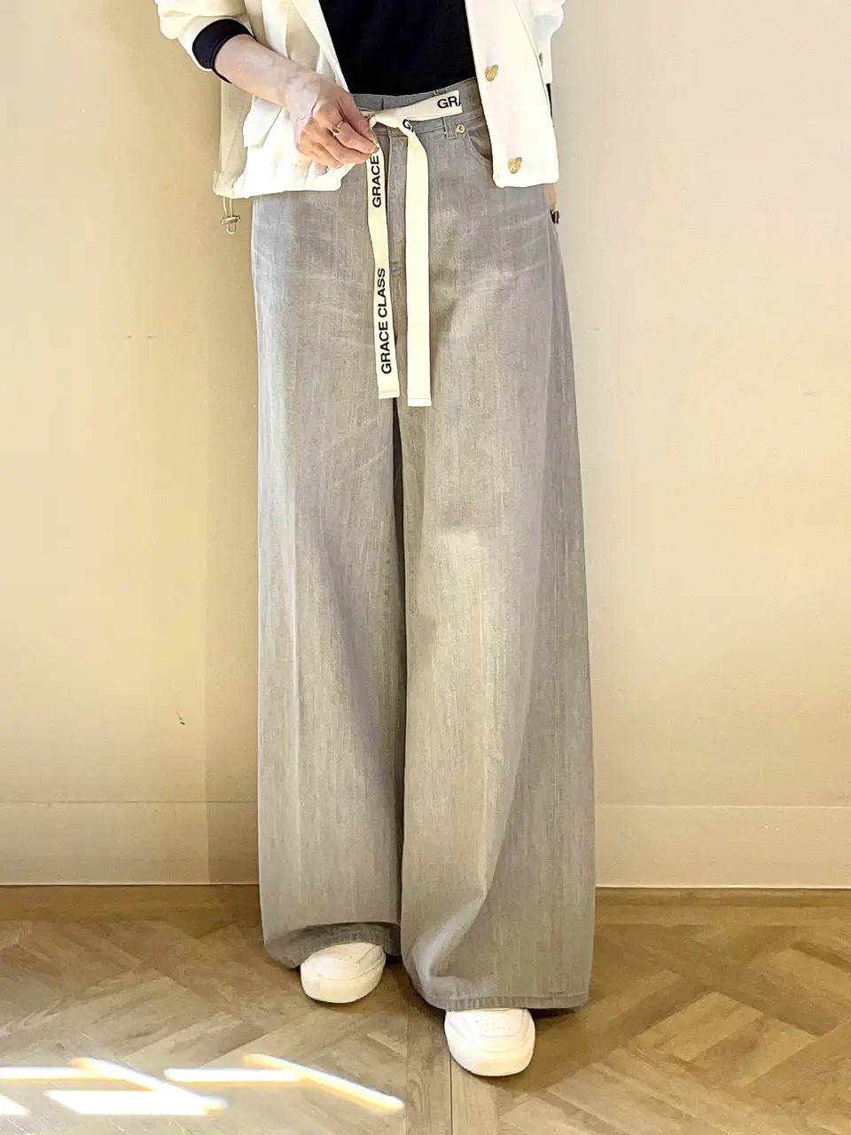 GRACE CONTINENTAL 亀田 未希 コーディネート画像