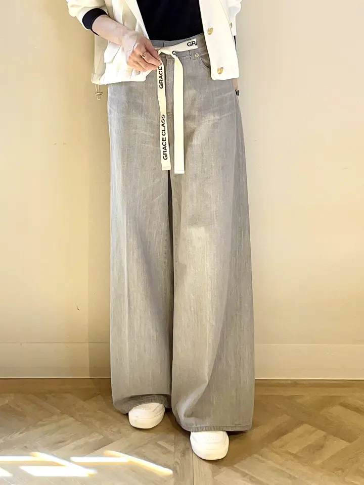 GRACE CONTINENTAL 亀田 未希 コーディネート画像