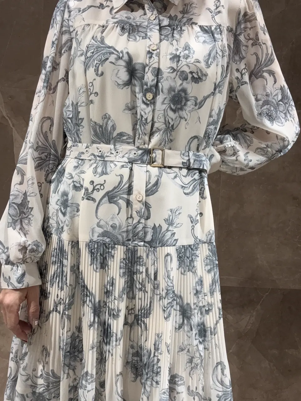 GRACE CONTINENTAL 穐山　香織 コーディネート画像