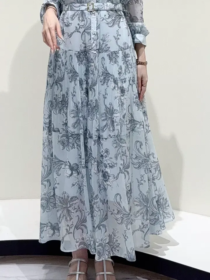 GRACE CONTINENTAL Suzuka コーディネート画像