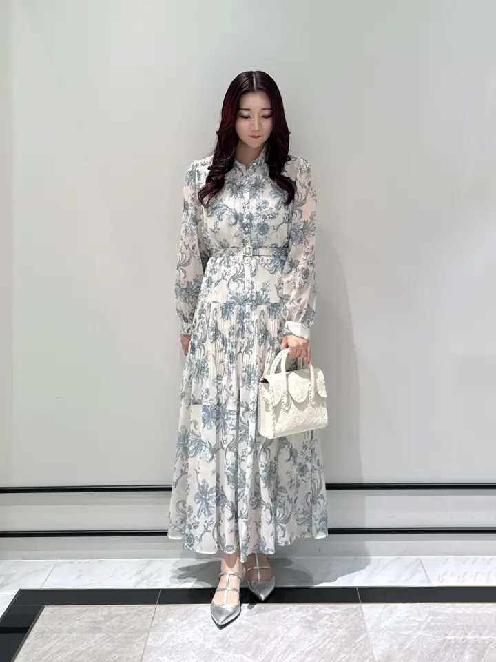 GRACE CONTINENTAL MOMOKO コーディネート画像