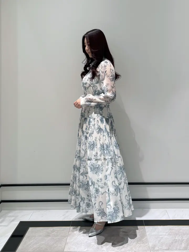 GRACE CONTINENTAL MOMOKO コーディネート画像