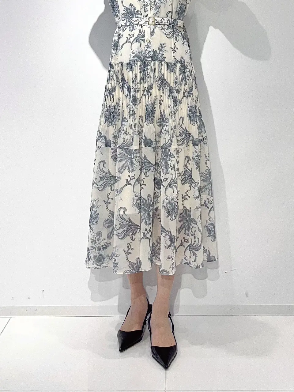 GRACE CONTINENTAL 亀田 未希 コーディネート画像