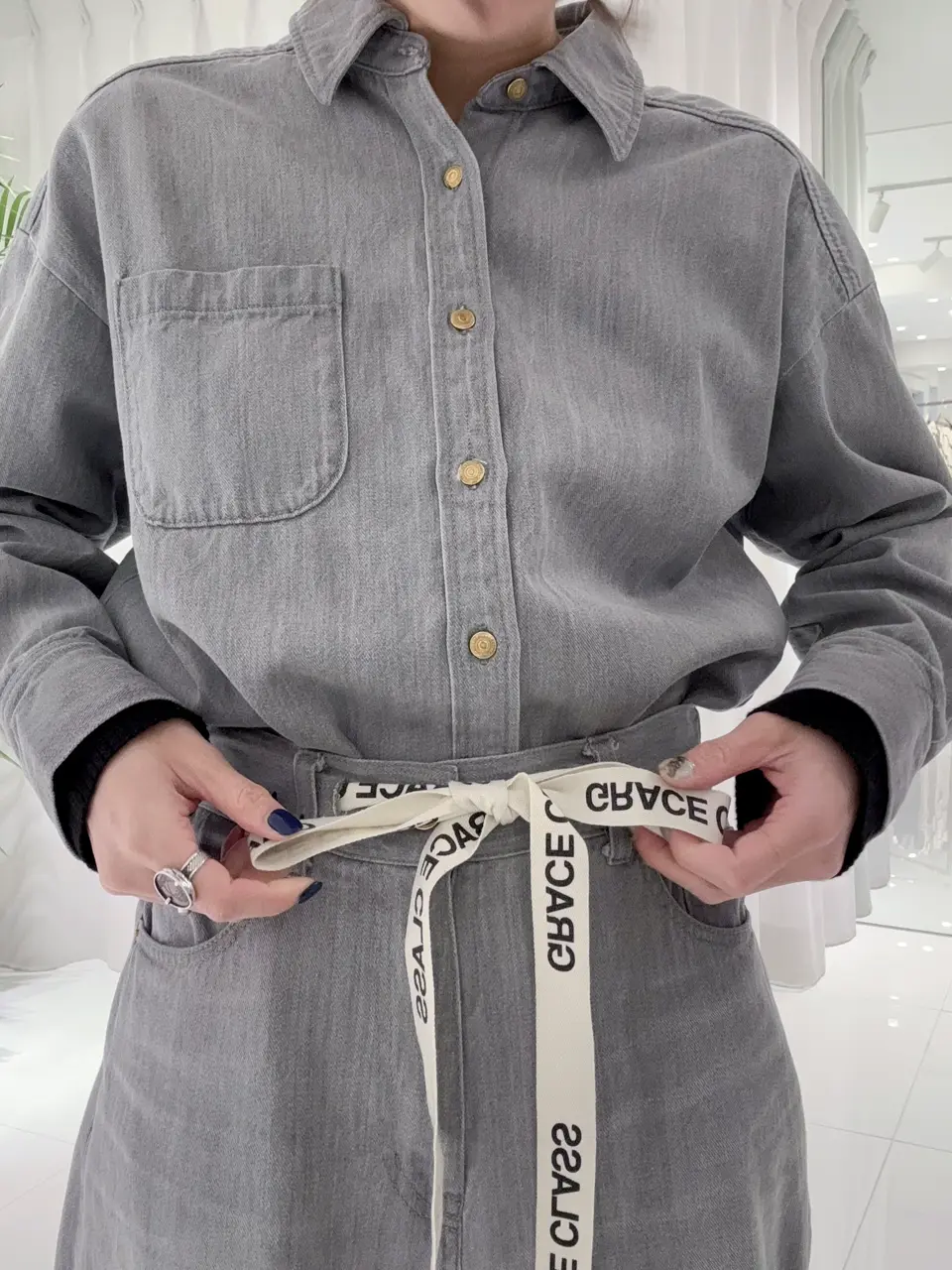 GRACE CONTINENTAL Hikaru Okada コーディネート画像