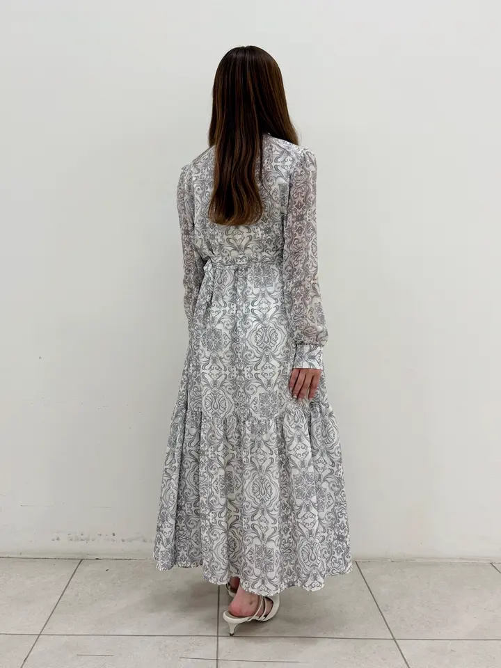 GRACE CONTINENTAL Miu Akamatsu コーディネート画像