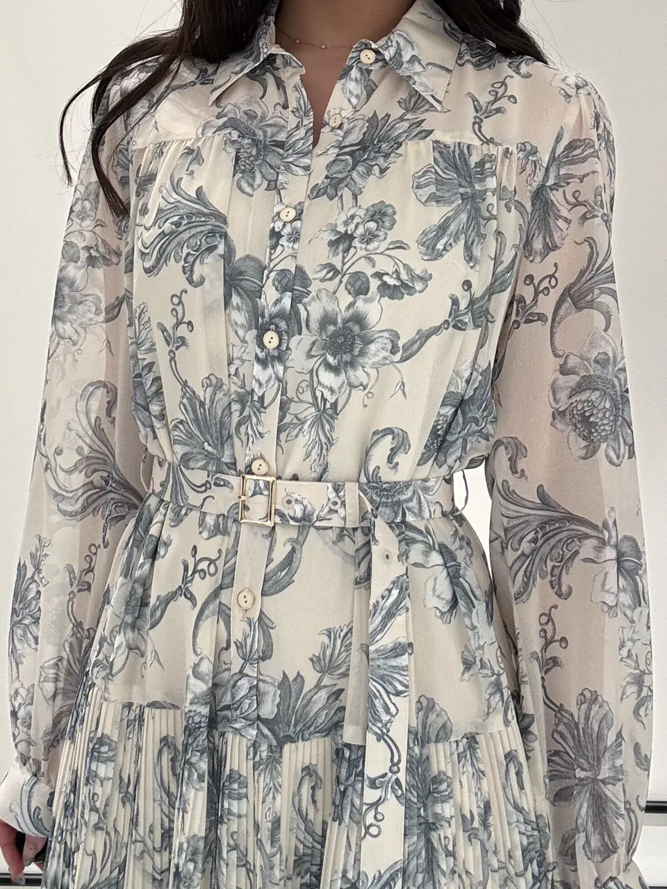 GRACE CONTINENTAL Kikuchi コーディネート画像