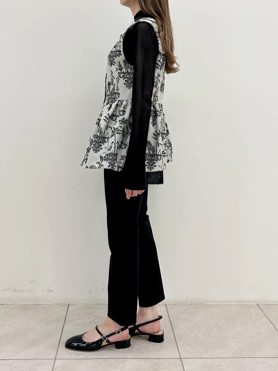 GRACE CONTINENTAL Miu Akamatsu コーディネート画像