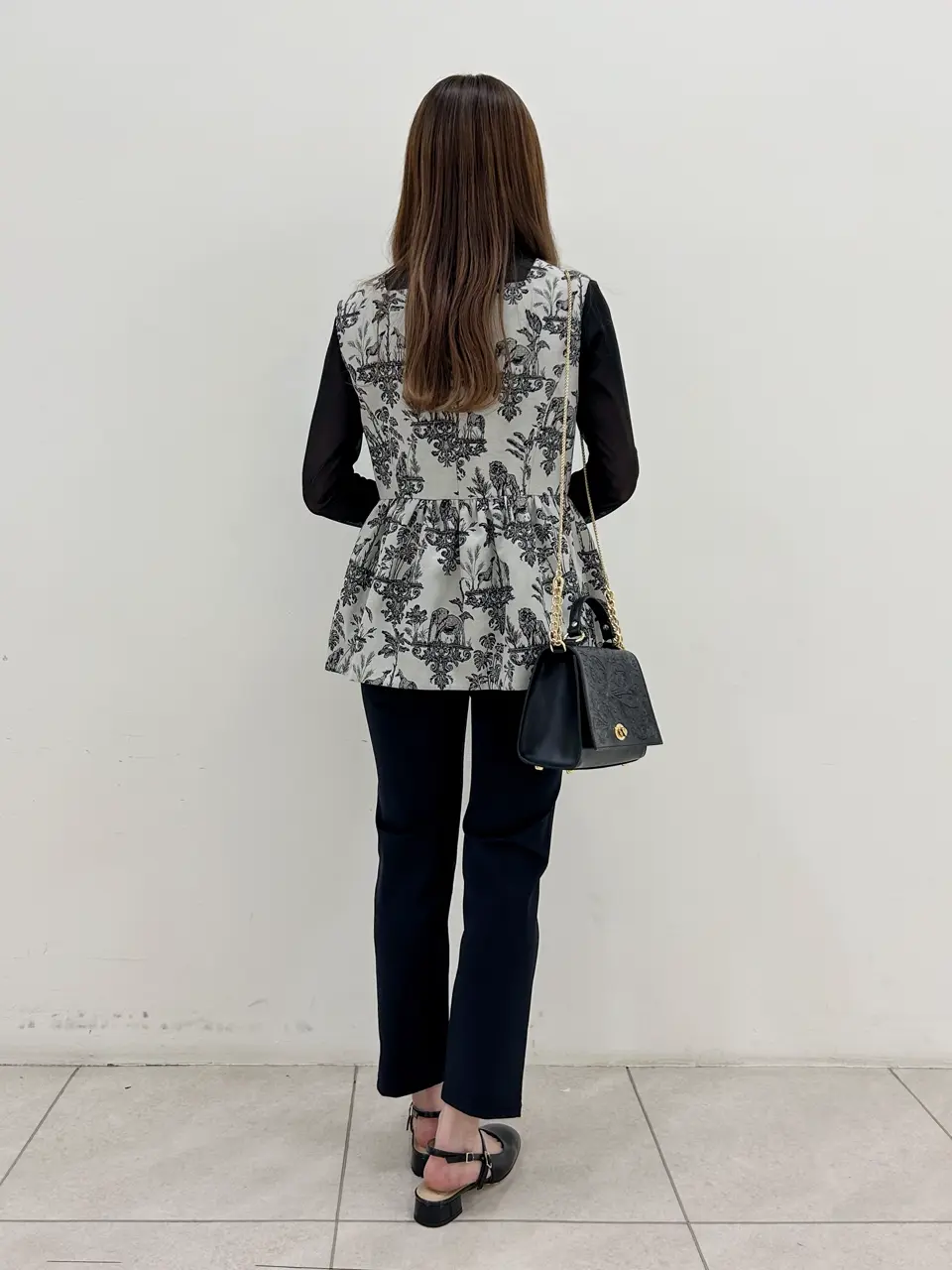 GRACE CONTINENTAL Miu Akamatsu コーディネート画像