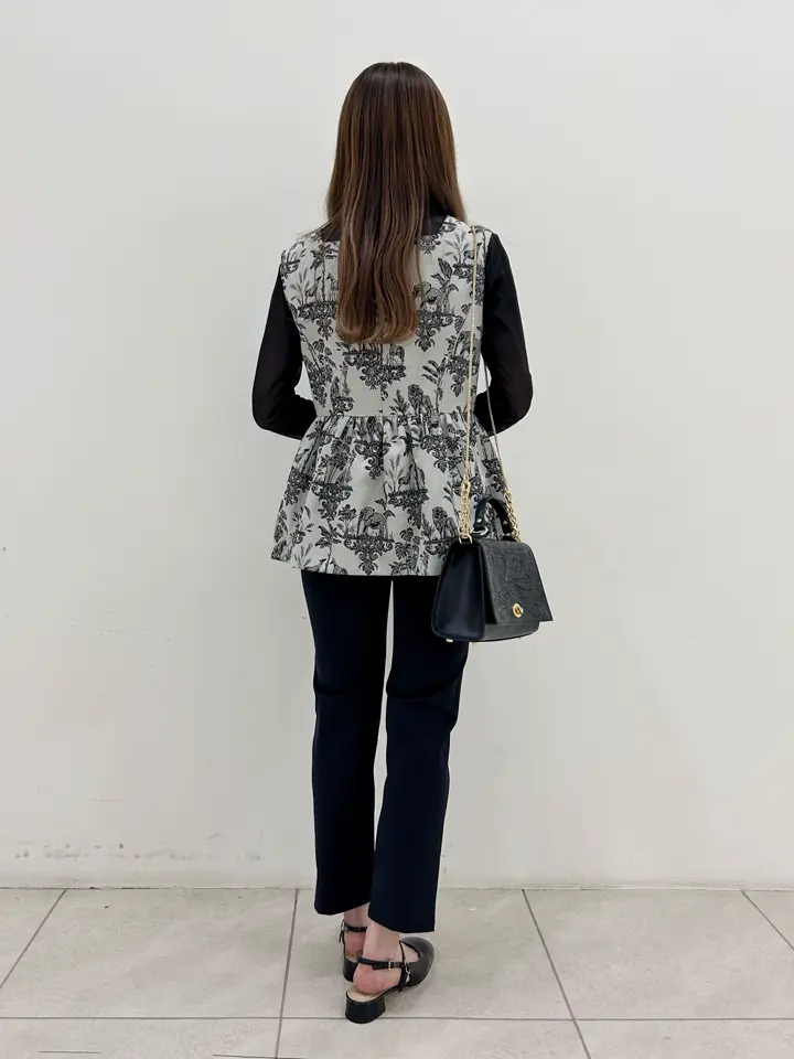 GRACE CONTINENTAL Miu Akamatsu コーディネート画像