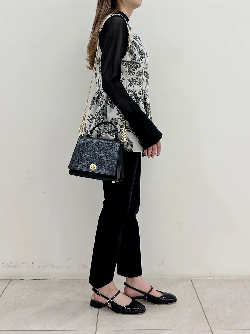 GRACE CONTINENTAL Miu Akamatsu コーディネート画像