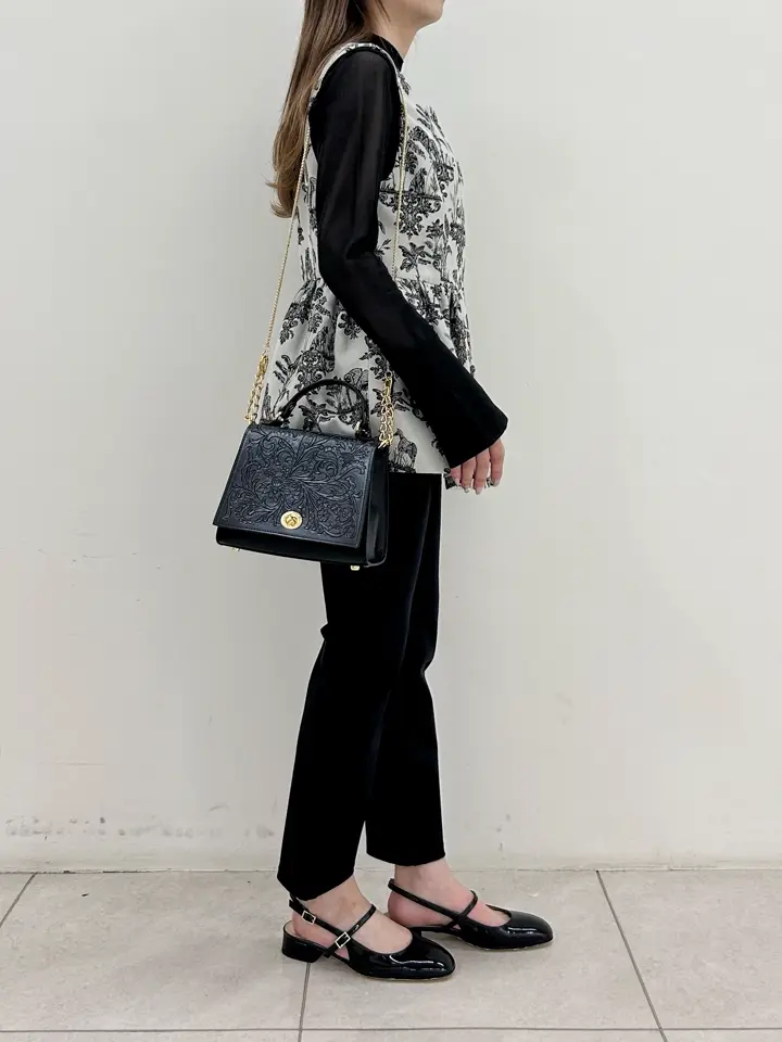 GRACE CONTINENTAL Miu Akamatsu コーディネート画像