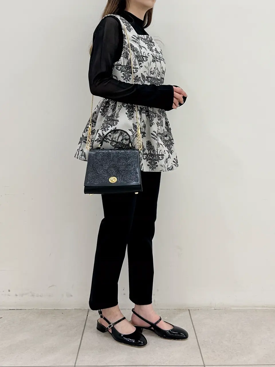 GRACE CONTINENTAL Miu Akamatsu コーディネート画像