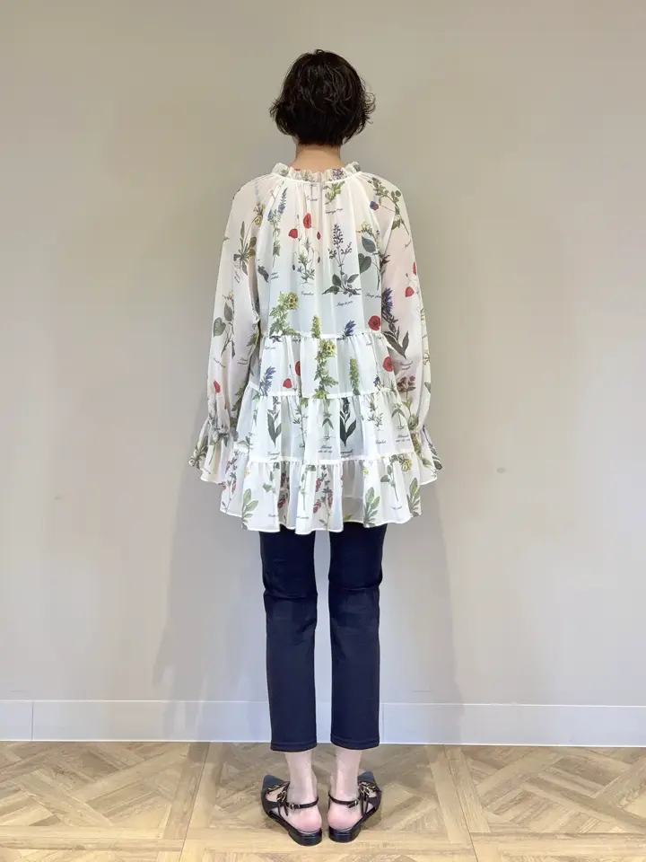 GRACE CONTINENTAL 亀田 未希 コーディネート画像