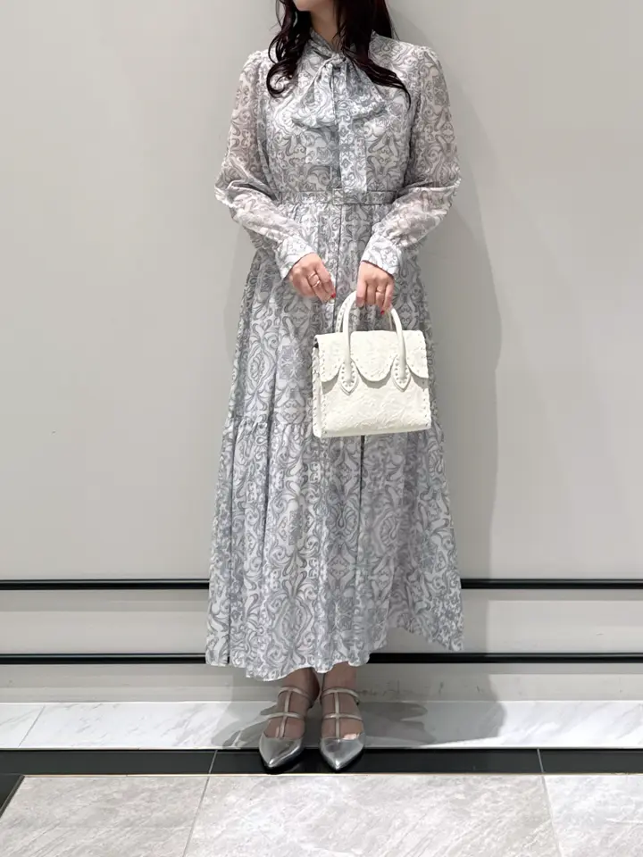 GRACE CONTINENTAL MOMOKO コーディネート画像