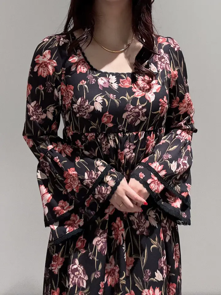 GRACE CONTINENTAL MOMOKO コーディネート画像