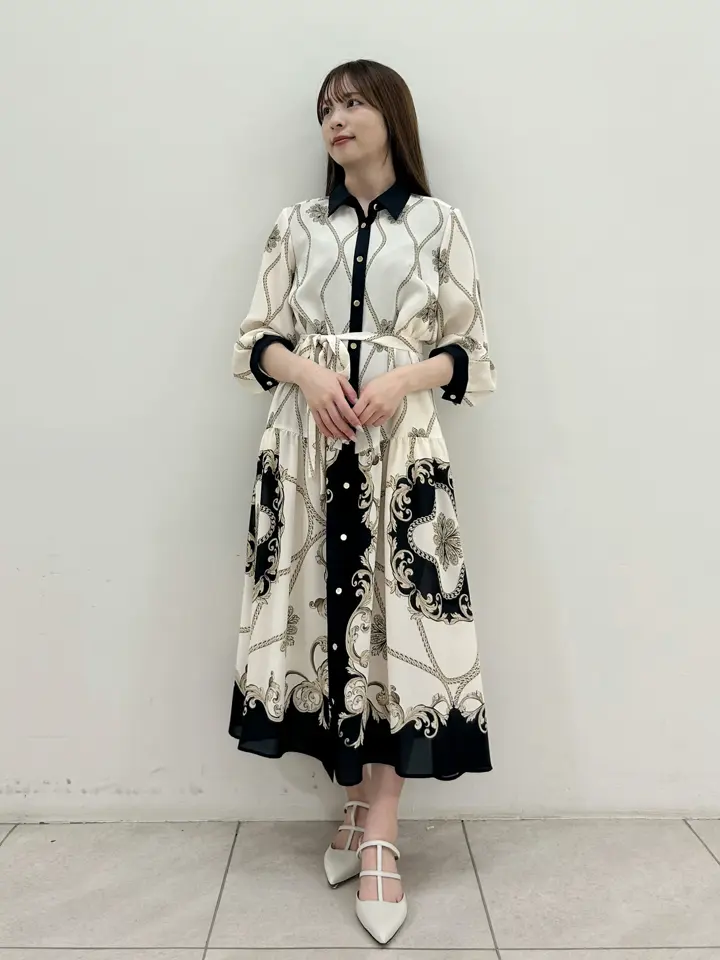 GRACE CONTINENTAL Miu Akamatsu コーディネート画像