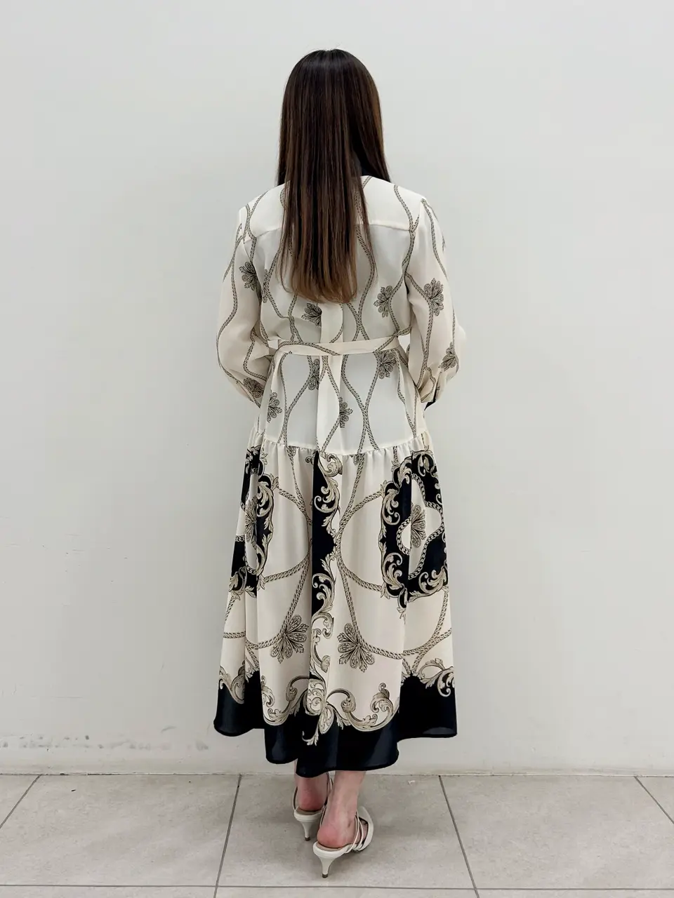 GRACE CONTINENTAL Miu Akamatsu コーディネート画像