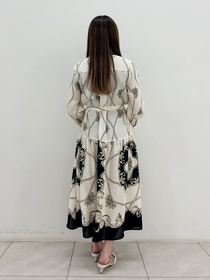 GRACE CONTINENTAL Miu Akamatsu コーディネート画像