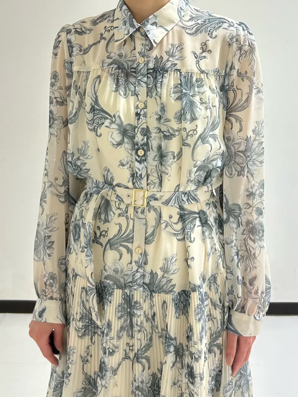 GRACE CONTINENTAL 狩野　珠季 コーディネート画像