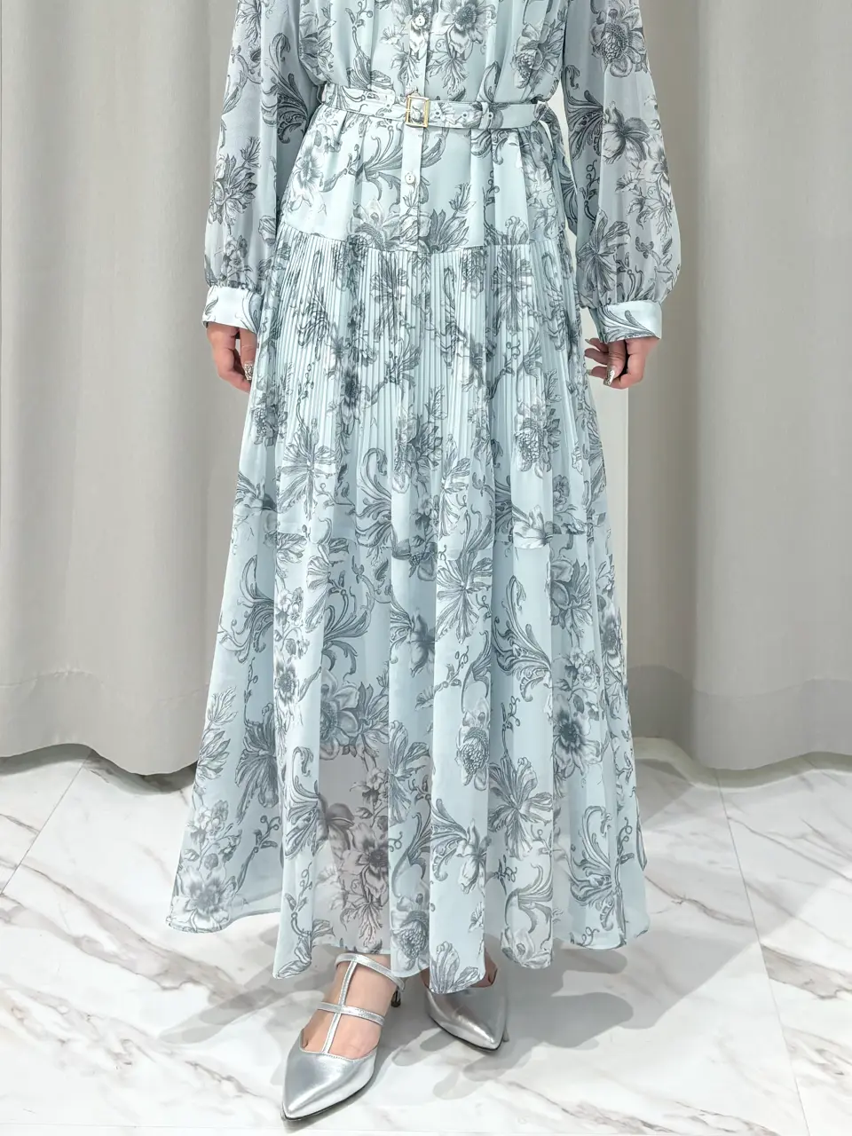 GRACE CONTINENTAL 山﨑 茉以 コーディネート画像