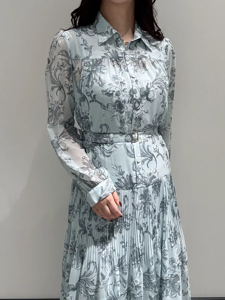 GRACE CONTINENTAL MOMOKO コーディネート画像