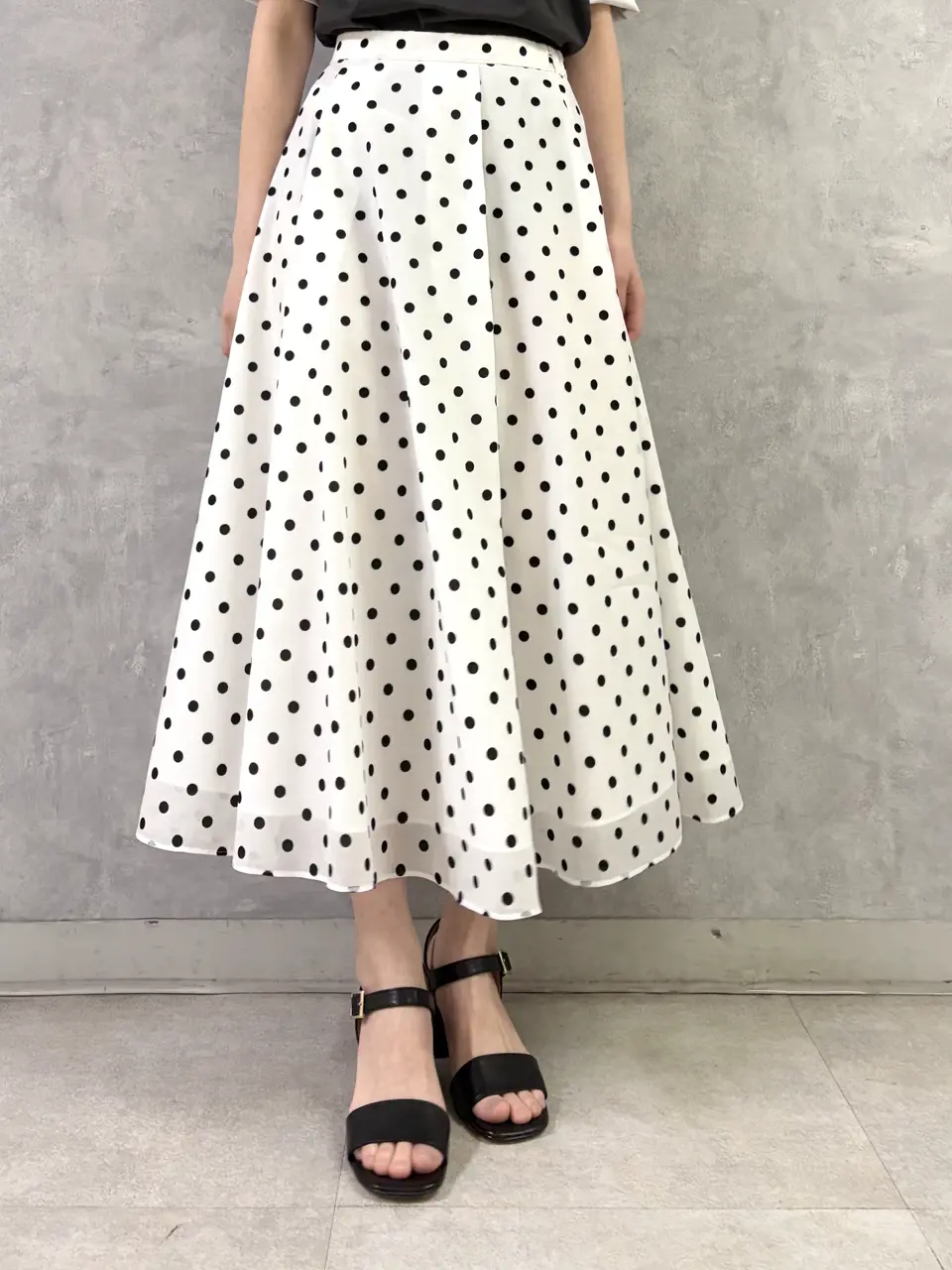 GRACE CONTINENTAL kobayashi コーディネート画像