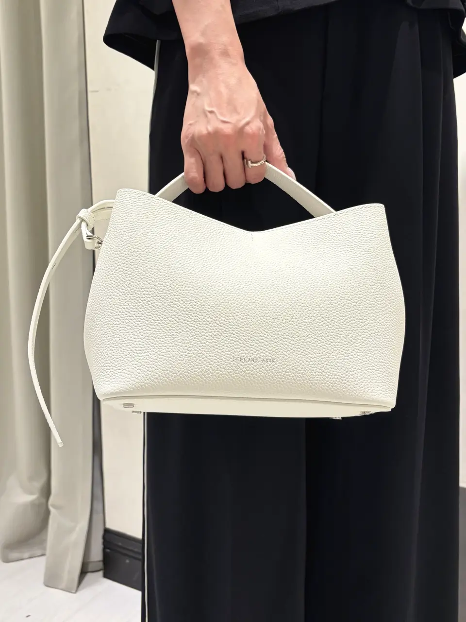 GRACE CONTINENTAL 亀田 未希 コーディネート画像